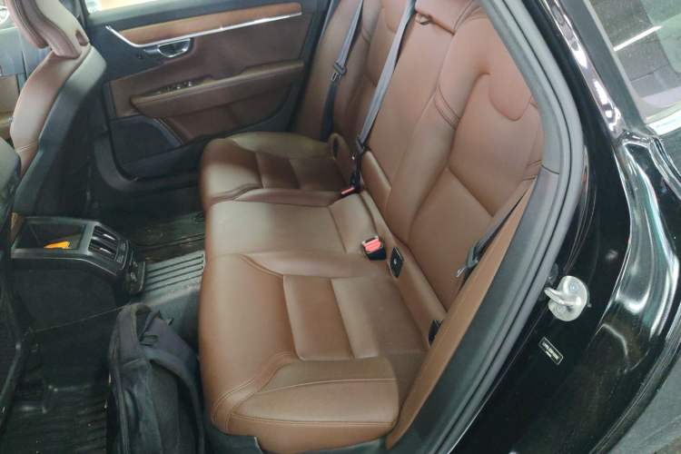 Used Volvo S90 2024 B5 Zhiyi Luxury Edition
