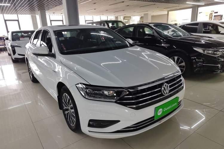 Used Volkswagen Sagitar 2021 280TSI DSG Comfort Connect Edition Front Right 45 Deg