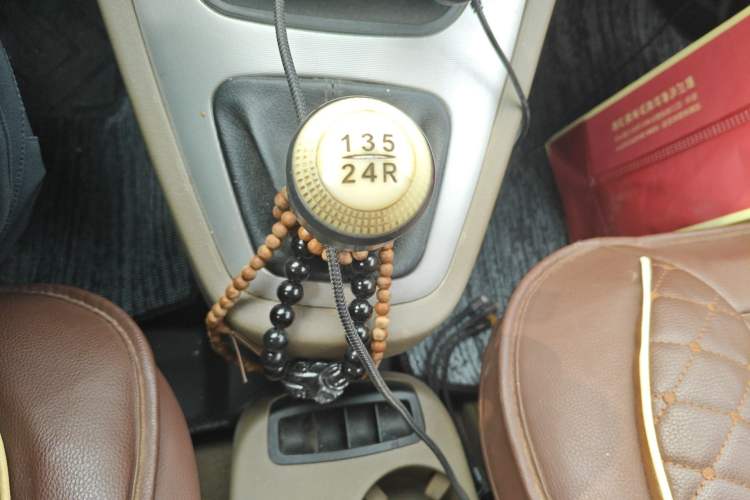 Used Hyundai Tucson 2013 2.0L Manual Two-Wheel Drive Fashion Edition Gear Lever