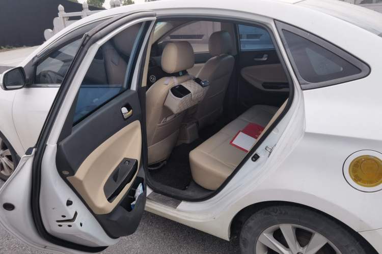 Used JAC Group J6 A30 2013 1.5L Manual Luxury Model China IV Standard