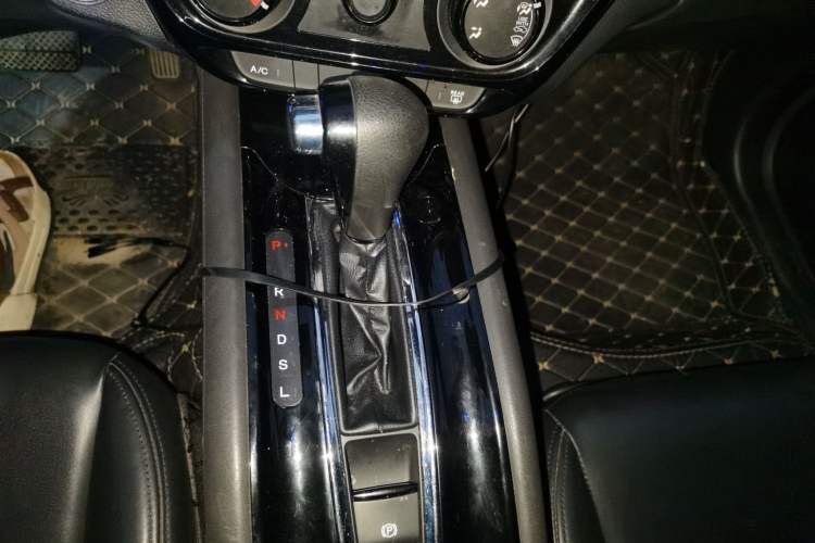 Used Honda Vezel 2020 1.5L CVT Elite Edition Gear Lever