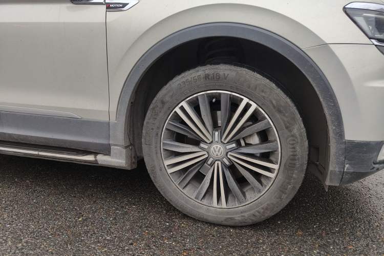 Used Volkswagen Tiguan L 2018 380TSI Automatic All-Wheel Drive Luxury Edition Right Front Wheel Hub