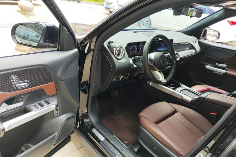 Used Mercedes-Benz GLB 2025 GLB 220 Sport Edition
