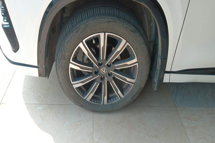 Used Changan CS75 PLUS 2024 3rd Generation Champion Edition 1.5T Intelligent Drive Dynamic Model
