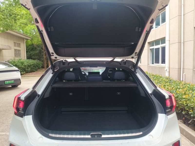 Used Zeekr 001 2025 YOU Edition 100 kWh All-Wheel Drive — 18