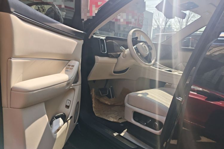 Used Hima AITO M8 2025 Extended-Range Ultra Version 53.4 kWh 6-Seater Edition