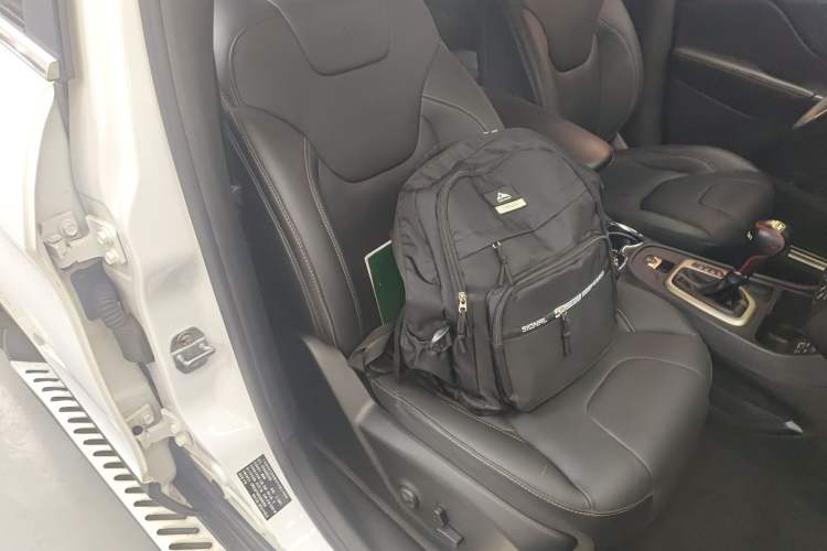 Used Jeep Cherokee 2016 2.4L Leading Edition
