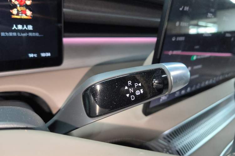 Used XPeng X9 2025 702 Four-Wheel Drive High-Performance Max
