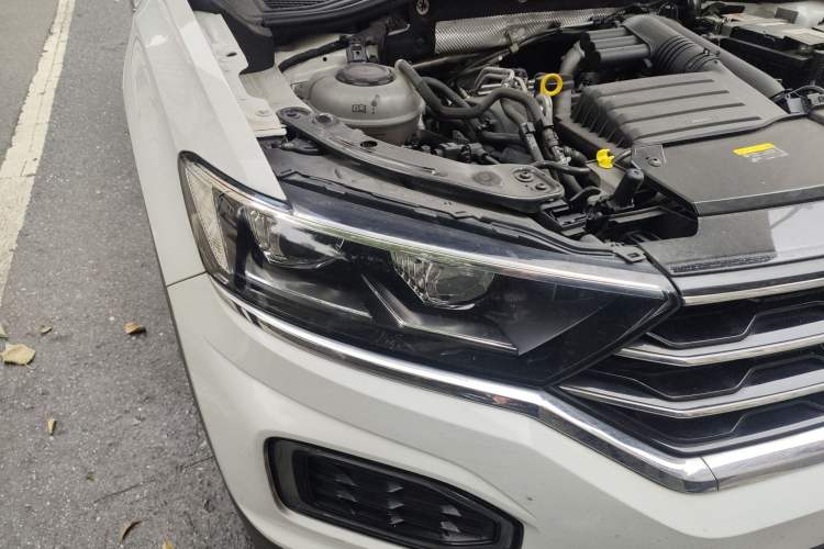 Used Volkswagen T-ROC 2021 280TSI DSG Two-Wheel Drive Comfort Connect Edition