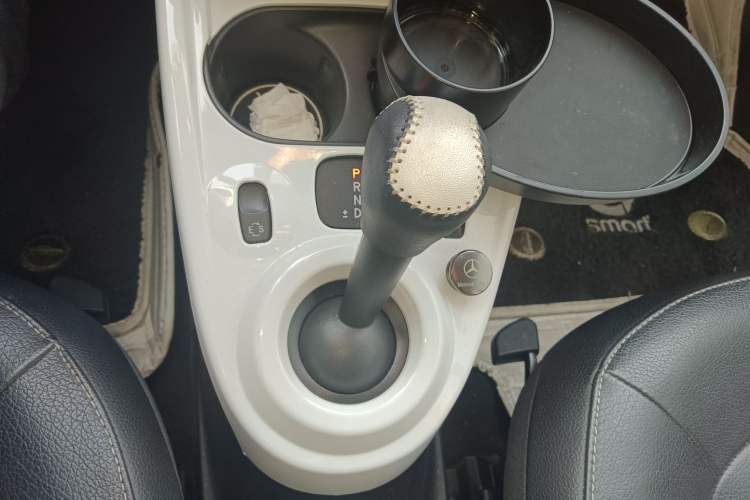 Used smart fortwo 2016 0.9T 66kW Hardtop Pioneer Edition Gear Lever