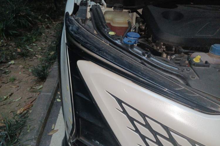 Used CHANGAN UNI-T 2022 1.5T Prestige Version Right Front Headlight