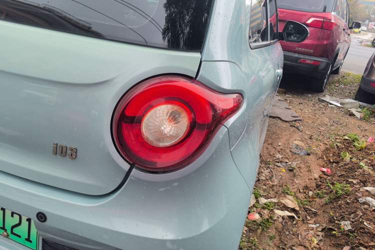 Used Brilliance Xinri i03 2021 410 km 38.54 kWh Right Rear Taillight