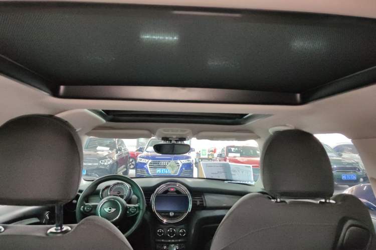 Used MINI 2016 1.5T COOPER Avant-Garde Headliner