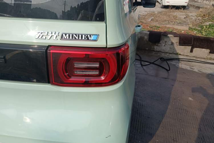 Used Wuling Hongguang MINIEV 2021 Macaron Premium Model – Lithium-NMC
