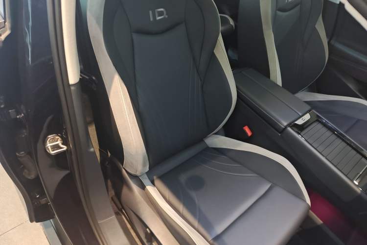 Used Volkswagen ID.7 VIZZION 2024 First Edition Right Front Seat