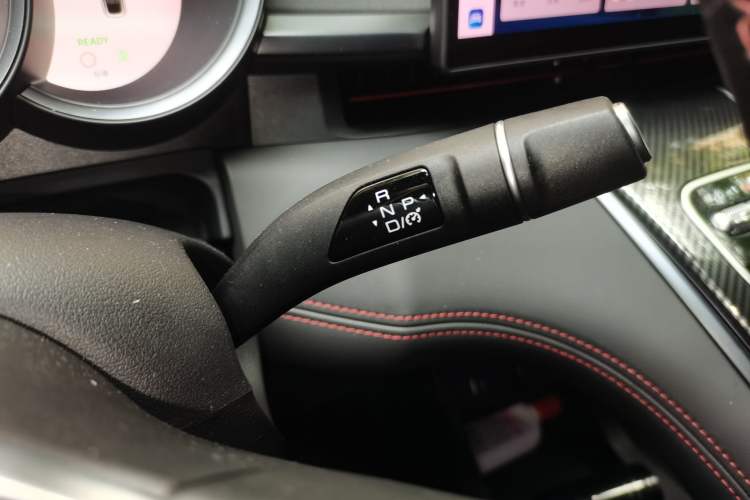 Used ORA Lightning Cat 2024 Dark Night Edition 555km Prestige Version Gear Lever