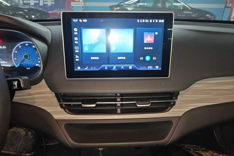 Used Hongqi E-QM5 2024 500km Range Edition
