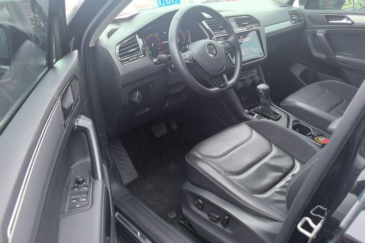 Used Volkswagen Tiguan L 2021 330TSI Automatic Two-Wheel Drive Smart Edition