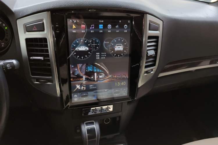 Used Mitsubishi Pajero  Audio And AC Panel