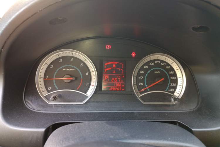 Used Bestune B50 2012 1.6L automatic with sunroof
