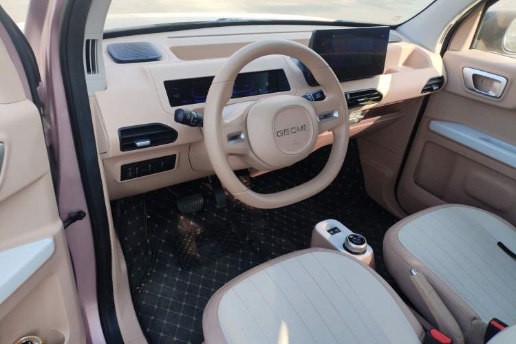 Used Geely Galaxy Panda 2024 Panda Mini 200km Endurance Bear Steering Wheel