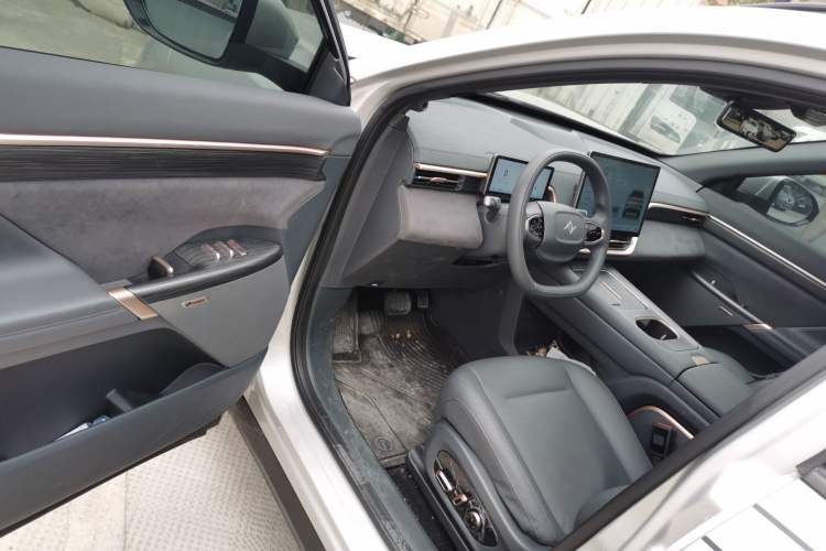 Used Dongfeng eπ eπ008 2024 210Max Range-Extended Version 6 Seats