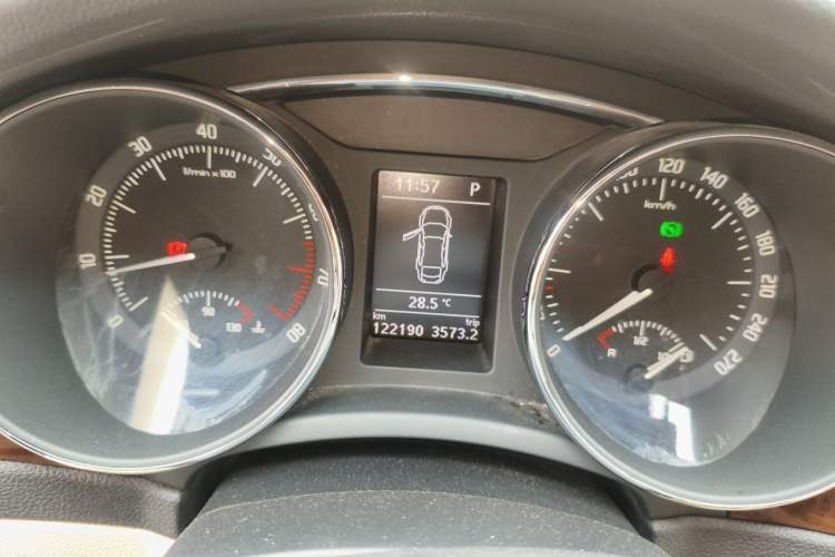 Used Skoda Superb 2013 1.8TSI Automatic Yashi Edition
