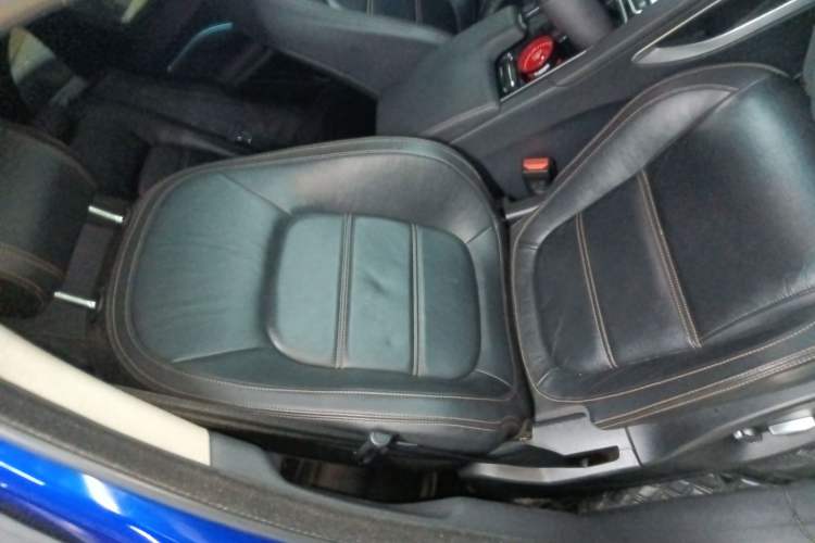 Used Jaguar F-PACE 2020 2.0T Urban Deluxe Edition Right Front Seat