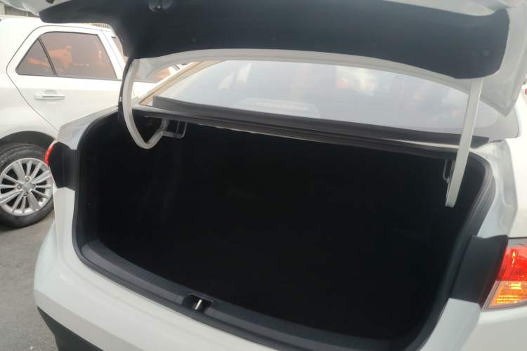 Used Toyota Levin 2024 Smart Electric Hybrid Dual-Engine 1.8L Leading Edition Trunk