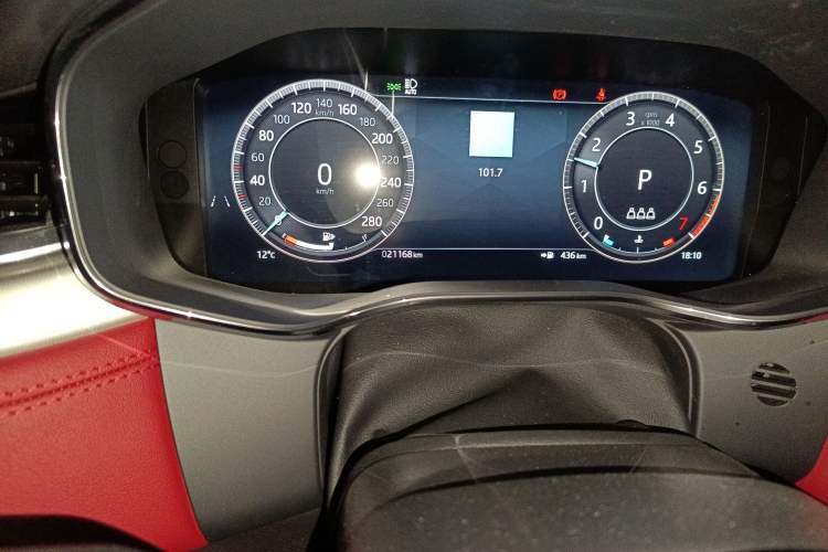 Used Jaguar F-PACE 2024 P250 R-Dynamic S Odometer Close Up