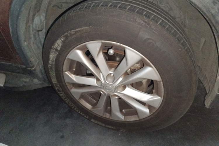 Used Nissan X-Trail 2014 2.0L CVT Comfort Edition 2WD Right Front Wheel Hub