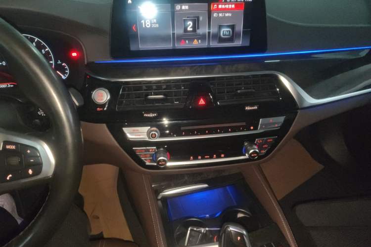 Used BMW 5 Series 2019 525Li M Sport Package Audio And AC Panel