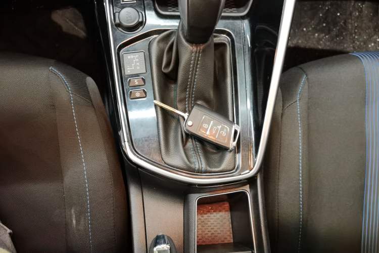 Used Peugeot 308 2016 1.6L Automatic Luxury Edition
