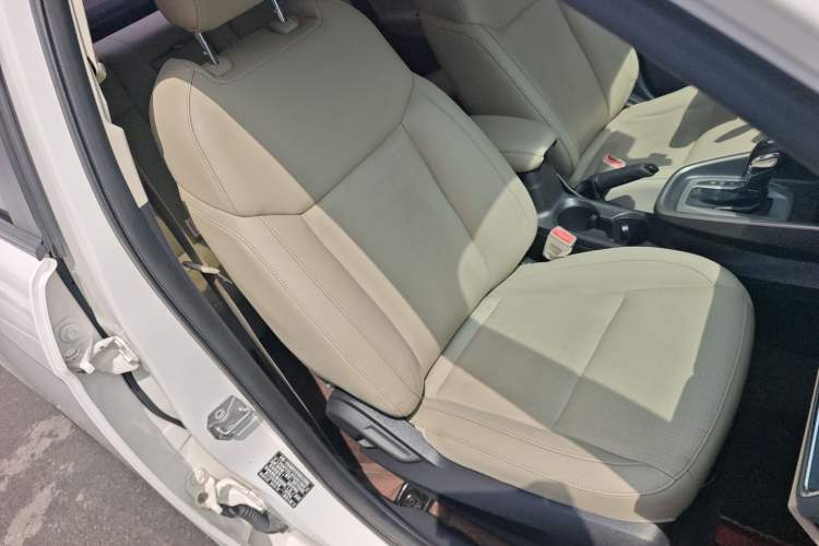 Used Ford Escort 2015 1.5L Automatic Fashion Model Right Front Seat