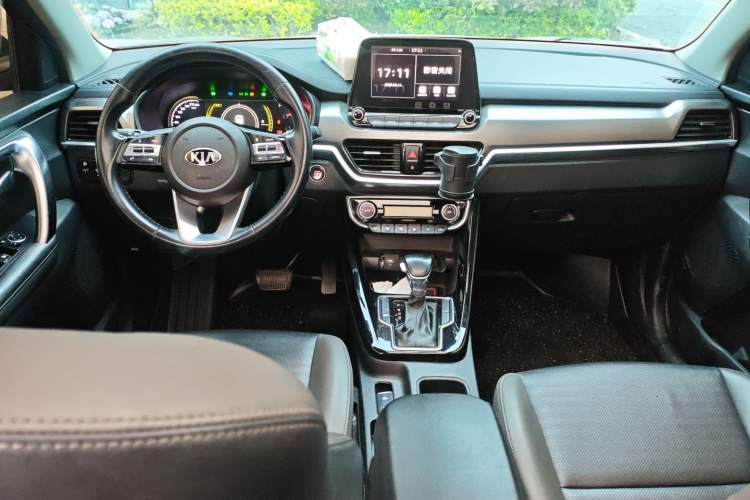 Used Kia Sportage R 2018 2.0L Automatic Smart Luxury Version China V Standard Center Console