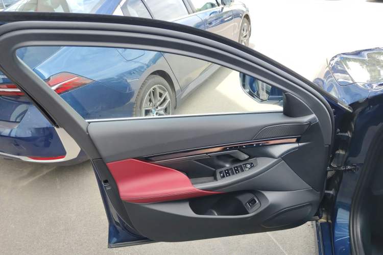 Used BMW i5 2024 eDrive 35L Luxury Package
