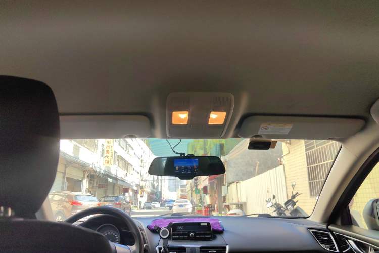 Used Mazda 3 Axela 2014 Sedan 1.5L Manual Comfort Model Headliner