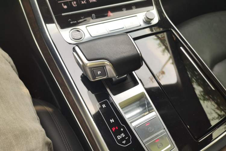 Used Audi Q7 2021 55 TFSI quattro S line Sport model
