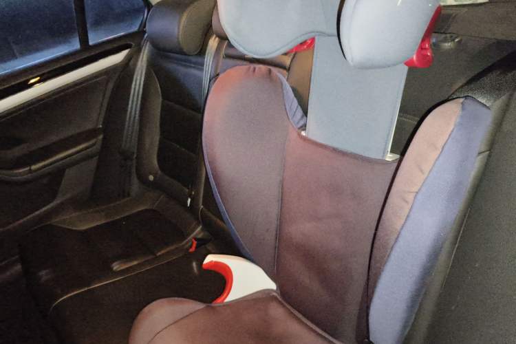 Used Volkswagen Sagitar 2015 1.6L Automatic Comfort Model Left Rear Seat