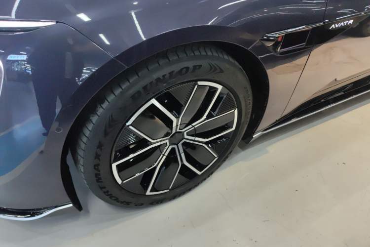 Used Avatr 12 2023 650 Three-Laser Four-Wheel Drive Performance Edition Left Front Wheel Hub