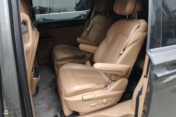 Used Buick GL8 2017 ES 28T Flagship Model China V Standard
