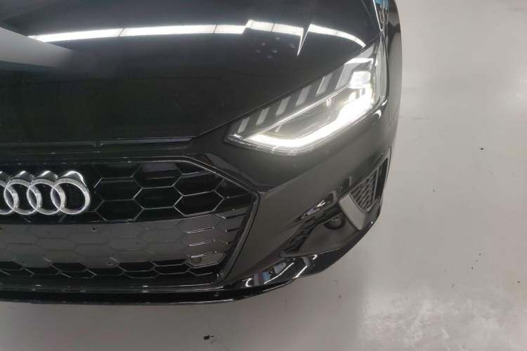 Used Audi A4L 2022 40 TFSI Luxury Dynamic Model
