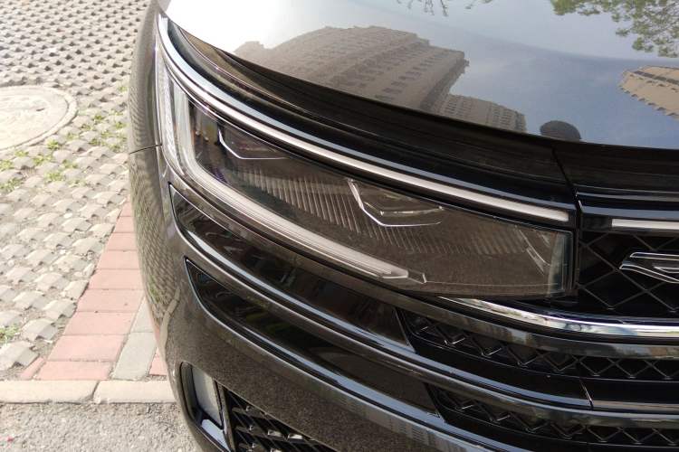 Used Volkswagen Tavendor 2023 380TSI Four-Wheel Drive R-Line Cruise Edition Right Front Headlight