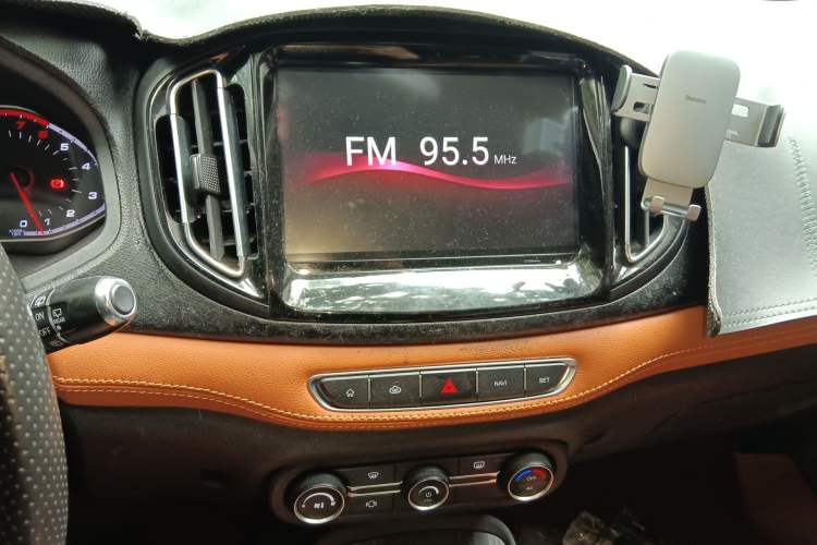 Used Chery Tiggo 7 2016 2.0L CVT Shining Edition Audio And AC Panel