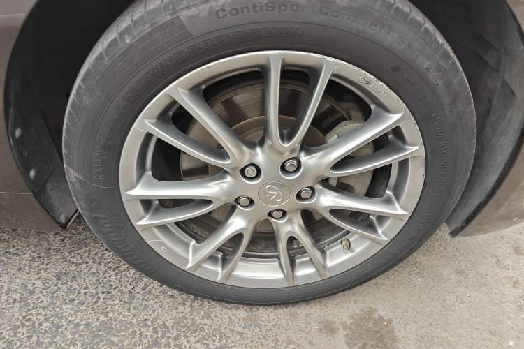 Used Infiniti Q50L 2016 2.0T Ambition Edition Right Front Wheel Hub