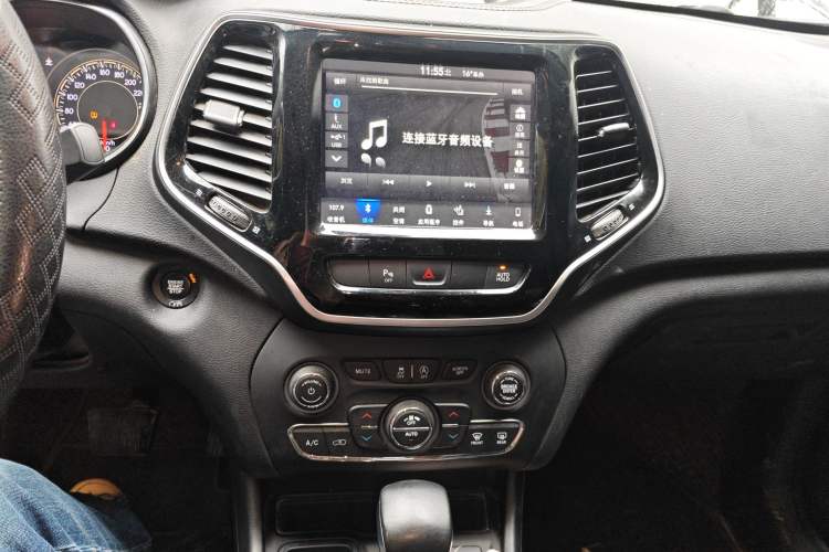 Used Jeep Cherokee 2019 2.0T 2WD Enjoyment Edition China V
