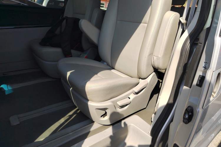 Used JAC Group Refine M5 2013 2.0T Gasoline Automatic Business Edition
