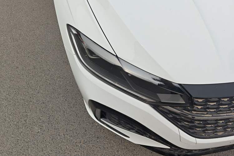 Used Volkswagen Lavida 2024 300TSI DSG Starry Sky Leading Edition Right Front Headlight