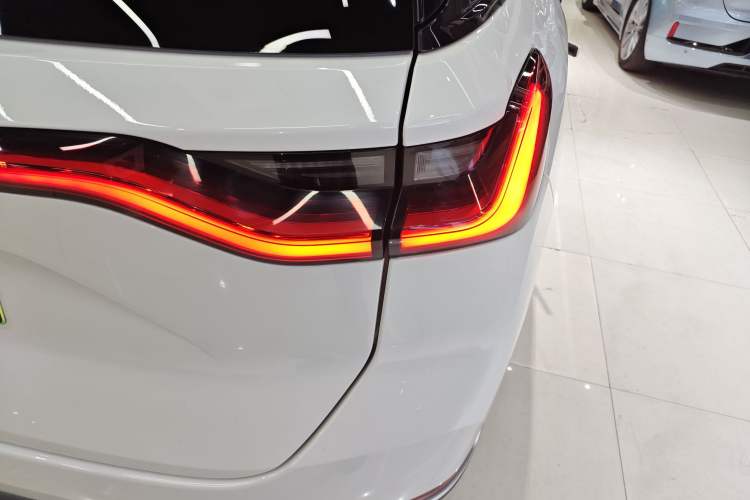 Used Nio ES8 2020 415 km Range 7-Seater Version Right Rear Taillight