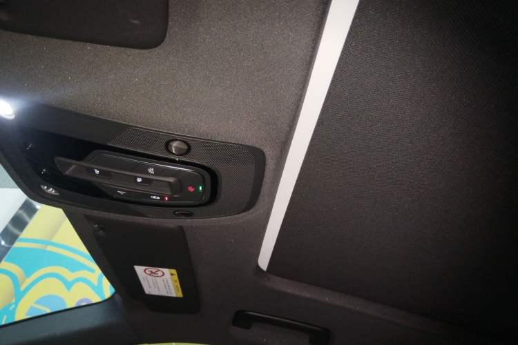 Used Audi Q5L 2024 40 TFSI Luxury Dynamic Edition Headliner